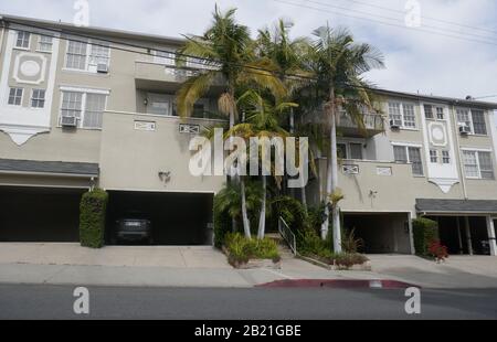 West Hollywood, California, Stati Uniti 27th Febbraio 2020 una visione generale dell'atmosfera di condominio dove l'attore Sal Mineo visse e fu assassinato (12 Febbraio 1976) a West Hollywood, California, Stati Uniti. Foto Di Barry King/Alamy Stock Foto Foto Stock