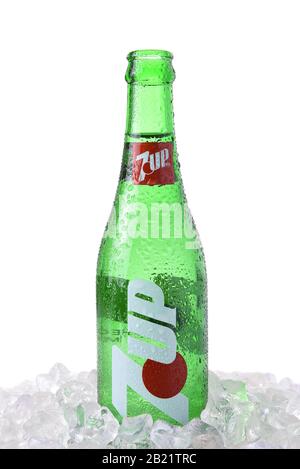 Irvine, CA - 12 MARZO 2018: Una bottiglia di vetro da 7". Una bevanda analcolica aromatizzata al limone-lime, non caffeinizzata. I diritti al marchio sono detenuti dal Dr. Pepper Sna Foto Stock