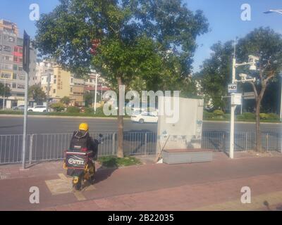 Shunfeng corriere per le strade di Shenzhen Foto Stock