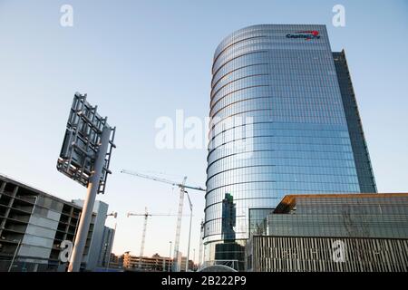 Un logo al di fuori della sede centrale di Capital One Financial Corporation (Bank) a McLean, Virginia, il 23 febbraio 2020. Foto Stock