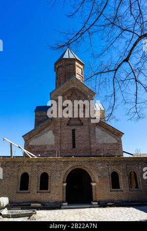 Famoso monumento medievale georgiano Akhali o nuovo monastero di Shuamta nella regione di kakheti nella Georgia orientale, nel Caucaso, in Europa Foto Stock