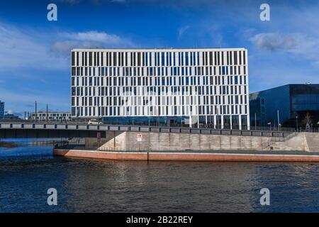 PricewaterhouseCoopers GmbH Wirtschaftspruefungsgesellschaft, Kapelle-Ufer, nel quartiere Mitte di Berlino, Deutschland Foto Stock