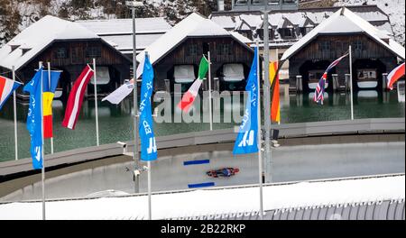 29 febbraio 2020, Baviera, Schönau Am Königssee: Luge: Coppa del mondo, i tedeschi toni Eggert (davanti) e Sascha Benecken alle doppie degli uomini nella curva Echowand. Foto: Peter Kneffel/Dpa Foto Stock