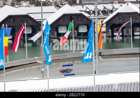 29 febbraio 2020, Baviera, Schönau Am Königssee: Luge: Coppa del mondo, i tedeschi Robin Johannes Geueke (davanti) e David Gamm alle doppie degli uomini nella curva Echowand. Foto: Peter Kneffel/Dpa Foto Stock