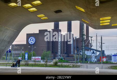 Wissenschaftsmuseum Phaeno, VW-Kraftwerk, Wolfsburg, Niedersachsen, Deutschland Foto Stock