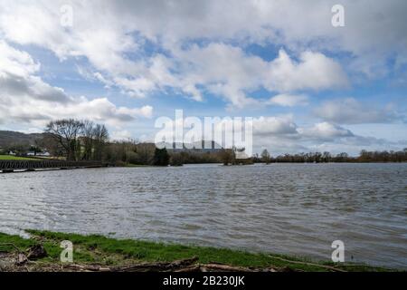 La campagna allagata vicino al villaggio di Melverley, Shropshire dopo il fiume Severn scoppiò le sue banche causando la peggiore inondazione di thew per 20 anni Foto Stock