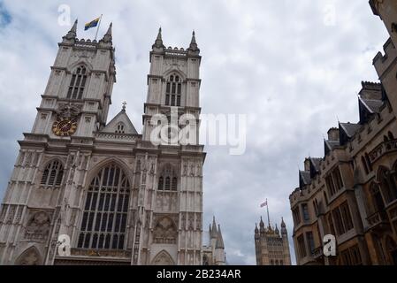 Le grandi torri gemelle e la facciata occidentale dell'Abbazia di Westminster. Westmister, Londra, Regno Unito Foto Stock