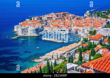 Dubrovnik, Croazia. Una vista panoramica della città murata. Foto Stock