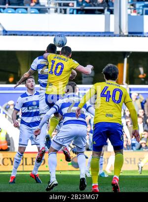 Londra, Regno Unito. 29th Feb, 2020. Lukas Jutkiewicz di Birmingham City si innalza per là intestazione durante la partita EFL Sky Bet Championship tra Queens Park Rangers e Birmingham City al Kiyan Prince Foundation Stadium, Londra, Inghilterra, il 29 febbraio 2020. Foto Di Phil Hutchinson. Solo uso editoriale, licenza richiesta per uso commerciale. Nessun utilizzo nelle scommesse, nei giochi o nelle singole pubblicazioni di club/campionato/giocatore. Credit: Uk Sports Pics Ltd/Alamy Live News Foto Stock