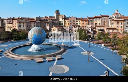 Urayasu, Giappone. 29th Feb, 2020. Tokyo Disneysea sono visti senza visitatori a Urayasu, Prefettura di Chiba, Giappone il Sabato, 29 Febbraio 2020. Tokyo Disneysea sarà temporaneamente chiusa fino al 15 marzo per frenare la diffusione di nuove infezioni da coronavirus, rispondere alla richiesta del governo. Foto di Keizo Mori/UPI Credit: UPI/Alamy Live News Foto Stock