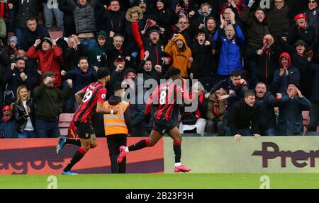 Il Jefferson Lerma di Bournemouth celebra il suo primo gol del gioco durante la partita della Premier League al Vitality Stadium di Bournemouth. Foto Stock