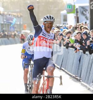 Nove, Belgio. 29th Feb, 2020. Nove, 29-02-2020, ciclismo, omloop het nieuwsblad, Jasper Stuyven wint de Omloop het Nieuwsblad Credit: Pro Shots/Alamy Live News Foto Stock