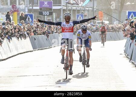 Nove, Belgio. 29th Feb, 2020. Nove, 29-02-2020, ciclismo, omloop het nieuwsblad, Jasper Stuyven wint de Omloop het Nieuwsblad Credit: Pro Shots/Alamy Live News Foto Stock