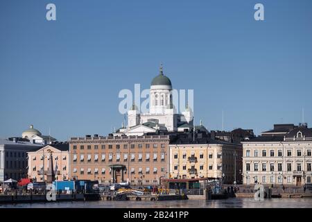 Cattedrale di Helsinki dal porto, Finlandia. Foto Stock