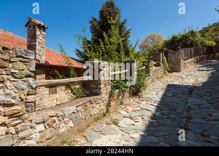 Paesaggio della Grecia. Vista del Monte Olimpico da Palaios Pantaleimonas. Foto Stock