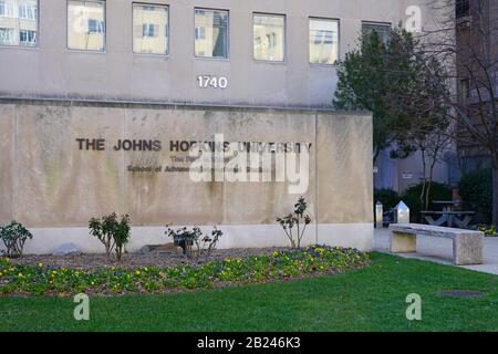 Washington, DC -21 FEB 2020 - Vista della Johns Hopkins Paul Nitze University School of Advanced International Studies situata vicino a Dupont Circle in W. Foto Stock