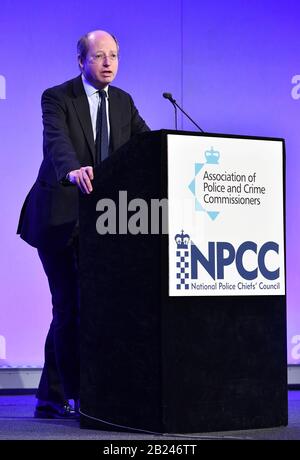 Londra, Regno Unito. 27th febbraio 2020. Sir Philip Rutnam ha parlato all'APCC & NPCC (capi della polizia), al vertice del partenariato congiunto al QE11 Conference Center di Westminster, Londra, giovedì 27 febbraio 2020. Sir Philip Rutnam si dimise oggi come Segretario permanente presso l'Ufficio nazionale e intende rivendicare un licenziamento costruttivo da parte del governo. Credito: Simon Hadley / Alamy Foto Stock