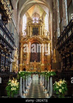 Altare maggiore e coro della Basilica di Corpus Christi, Cracovia Foto Stock