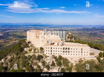 Monastero Santuari de Sant Salvador, Puig de Sant Salvador, vicino Felanitx, regione Migjorn, vista aerea, Maiorca, Isole Baleari, Spagna Foto Stock