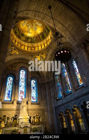 Interni dorati della cupola Nord della Basilica Del Sacro Cuore di Parigi (Sacre-Coeur), Parigi, Francia Foto Stock