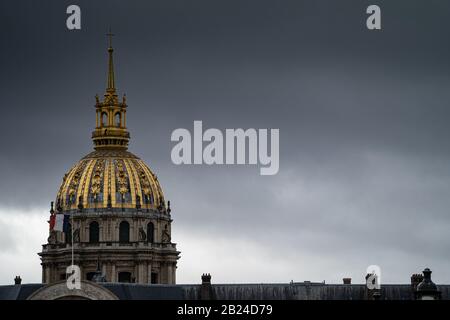 La cupola dorata di Les Invalides, Parigi, Francia Foto Stock