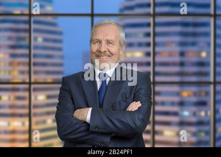 Ritratto del vecchio presentatore TV. Foto Stock