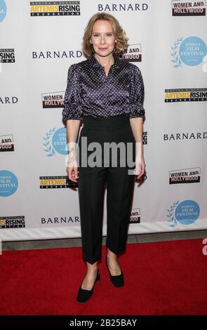 New York, NY, Stati Uniti. 29th Feb, 2020. Amy Ryan in arrivo per Netflix HA PERSO RAGAZZE Premiere al Athena Film Festival, Barnard College Campus, New York, NY 29 febbraio 2020. Credito: Cj Rivera/Everett Collection/Alamy Live News Foto Stock