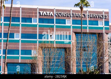 27 febbraio 2020 Santa Clara / CA / USA - servizi di consulenza Tata ltd. (TCS) uffici situati nella Silicon Valley; TCS è una multinazionale indiana CHE opera NEL SETTORE IT Foto Stock