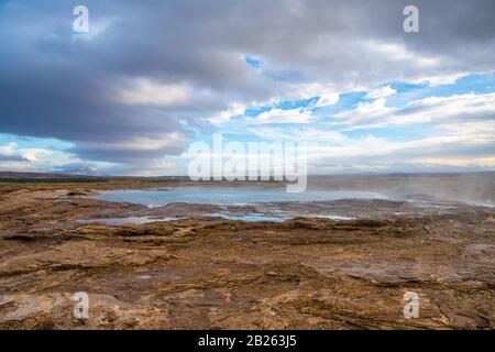 Geysir Golden Circle in Islanda piscina del sonno Grande Geysir accanto a Strokkur Foto Stock