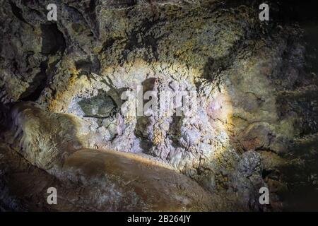 Snaefellsness parco nazionale in Islanda collava magma caverna Lava tubo stalattiti Foto Stock