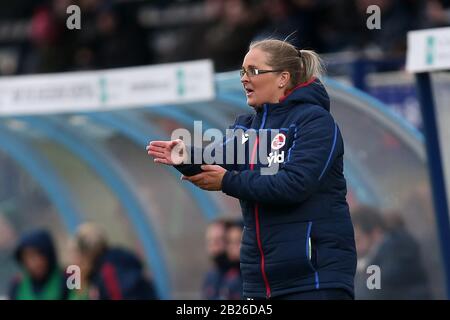 Reading manager Kelly Chambers durante La Lettura FC Women vs Arsenal Women, Barclays fa Women's Super League Football all'Adams Park il 8th dicembre 2019 Foto Stock