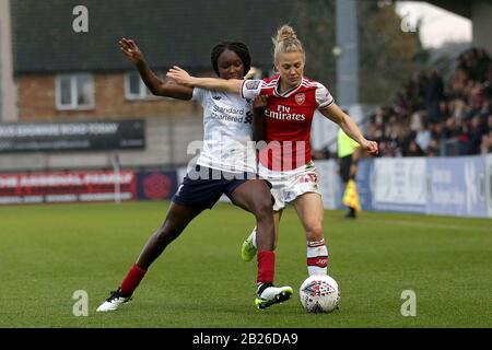 Leonie Maier di Arsenal e Rinsola Babajide di Liverpool durante l'Arsenal Donne vs Liverpool donne, Barclaycard FA DONNA Super League Calcio a Prato Foto Stock