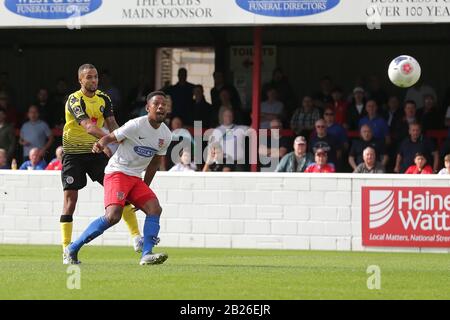 Angelo Balanta di Dagenham segna il terzo gol per la sua squadra durante Dagenham & Redbridge vs Harrogate Town, Vanarama National League Football al Foto Stock