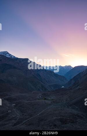 Paesaggio di Mane villaggio, Spiti Valley, Himachal Pradesh, India. Foto Stock