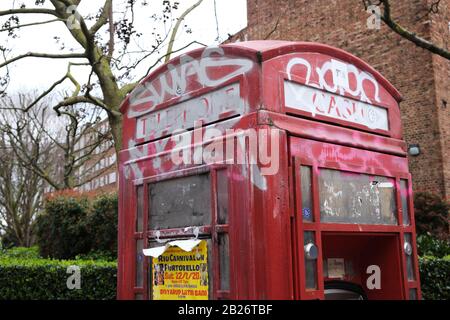 Street e Urban Photography lungo la Portobello Road di Londra Foto Stock