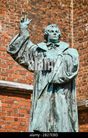 Statua di Martin Luther, Marktkirche San Georgii et Jacobi, Hanns-Lilje-Platz, Hannover, Niedersachsen, Deutschland Foto Stock