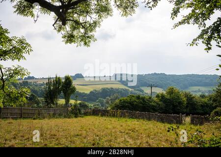 Campi Su Colline Cotswold, Snowshill, Gloucestershire, Cotswolds, Inghilterra Foto Stock