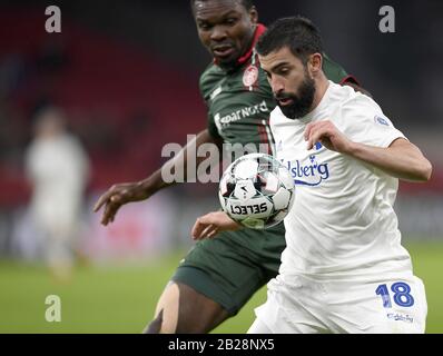 Copenaghen, Danimarca. 1st Mar, 2020. Vores Okore, AAB e Michael Santos, FC Copenhagen stanno lottando per la palla durante la Superleague soccer tra il FC Copenhagen e AAB a Telia Parken, Copenhagen, Danimarca. Credito: Lars Moeller/Zuma Wire/Alamy Live News Foto Stock