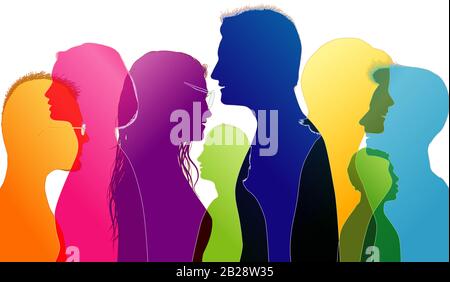 Dialogo e confronto tra studenti universitari.giovani Talking.Colored silhouette profiles.Communication multietnico multiculturale persone Foto Stock