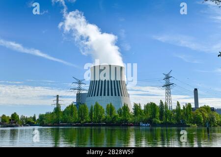 Kühlturm, Kraftwerk Reuter West, Siemensstadt, Spandau, Berlin, Deutschland Foto Stock