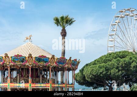 È un comune della Provenza-Alpi-Côte Azzurra in Francia. Saint-Raphaël ha quattro grandi spiagge sabbiose e due più piccole ad Anthéor e le Foto Stock