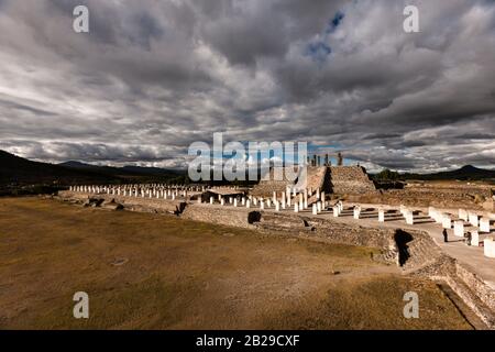 Piramide di Quetzalcoatl, sito archeologico di Tula, sito archeologico di Toltec, stato di Hidalgo, Messico, America centrale Foto Stock