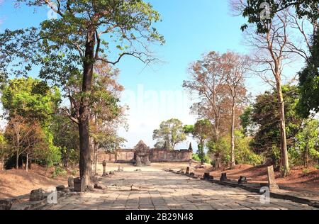 Gopura II nel complesso del tempio di Preah Vihear (Prasat Phra Wihan), Cambogia. Patrimonio mondiale dell'UNESCO Foto Stock