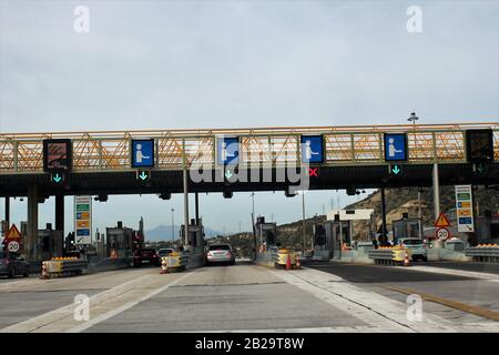 Pedaggi autostradali nel Peloponneso, Grecia, 16 novembre 2019. Foto Stock