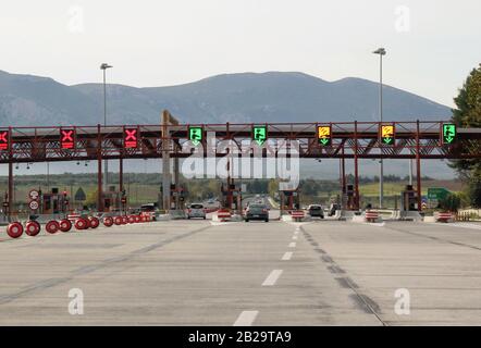 Pedaggi autostradali nel Peloponneso, Grecia, 16 novembre 2019. Foto Stock