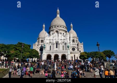 Sacré-Coeur (Basilica Del Sacro Cuore), una famosa chiesa cattolica a Montmartre, Parigi, Francia Foto Stock