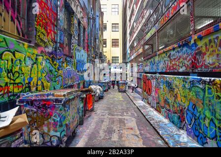 Hosier Lane, una strada famosa per le opere d'arte dei graffiti a Melbourne, Australia Foto Stock