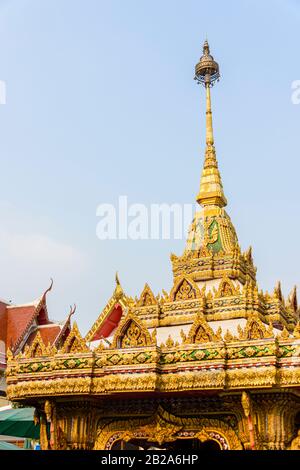 Golden Stupa A Wat Chana Songkhram, Bangkok, Tailandia Foto Stock