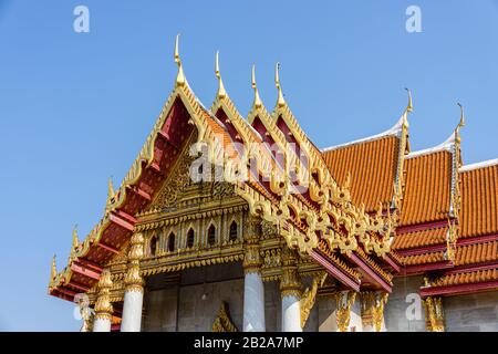 Tetto Decorato A Wat Benchamabophit (Il Tempio Di Marmo), Bangkok, Tailandia Foto Stock