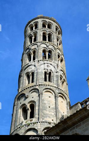 La Landmark Fenestrelle Tower o Tour Fenestrelle (c-1312) letteralmente la 'Torre della finestra', Uzès Gard Francia Foto Stock